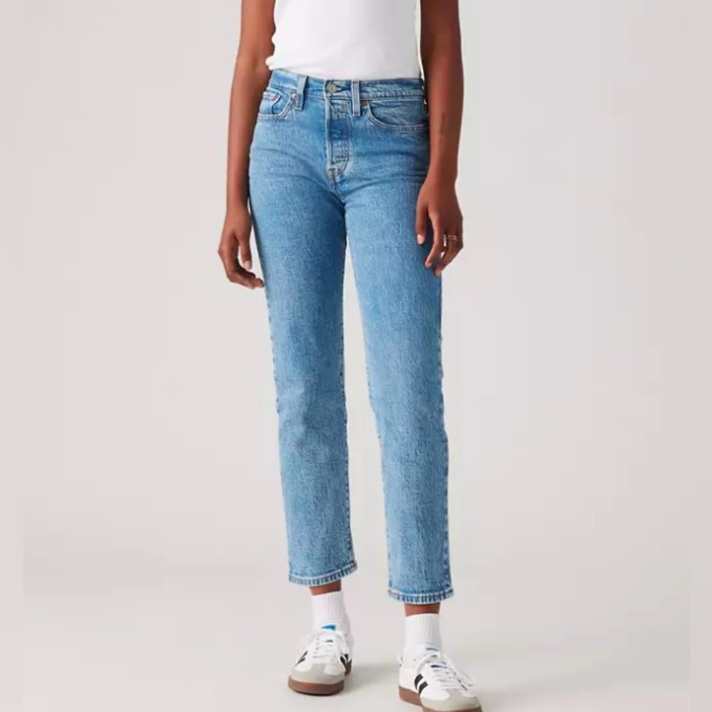 Levi’s‎ Premium Women’s Sz 24 Wedgie Straight Fit Medium Blue Jeans